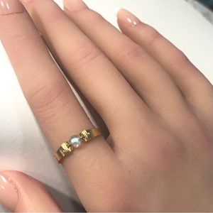 Flashy labradorite ring, hammered ring band, handmade ring, gemstone ring